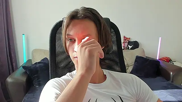 Ostin meow online show from 06-30-26, 12:16