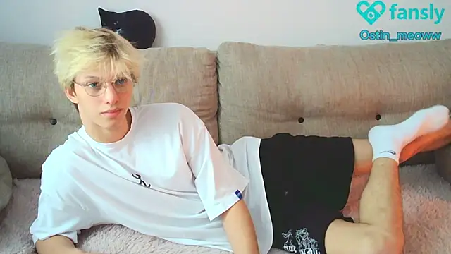 Snapshot of Ostin_meow chatting on 01-19-25, 07:36 Ostin meow online show from 01-19-25, 07:36