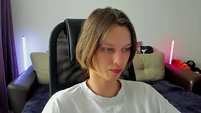 Ostin meow online show from 03-16-26, 05:37