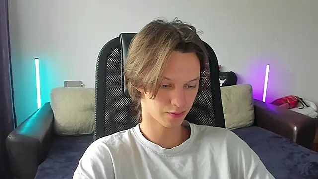 Ostin meow online show from 05-31-26, 07:36