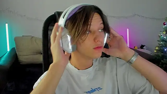 Ostin meow online show from 12-22-25, 05:29