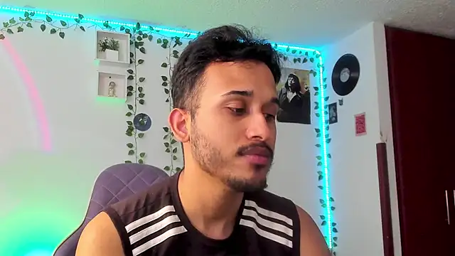 Raf brunette online show from 03-21-25, 12:28