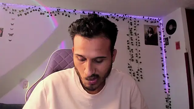 Raf brunette online show from 01-30-25, 08:42