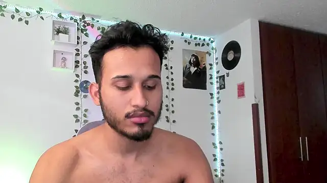 Raf brunette online show from 03-19-25, 01:18