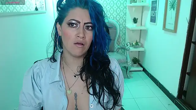 Snapshot of scarleth_blue chatting on 03-06-25, 03:13 scarleth blue online show from 03-06-25, 03:13