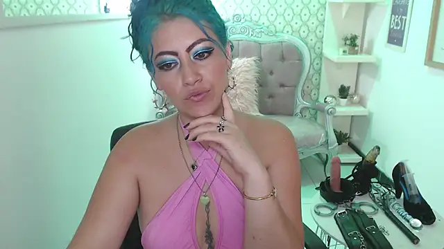 Snapshot of scarleth_blue chatting on 03-19-25, 06:03 scarleth blue online show from 03-19-25, 06:03