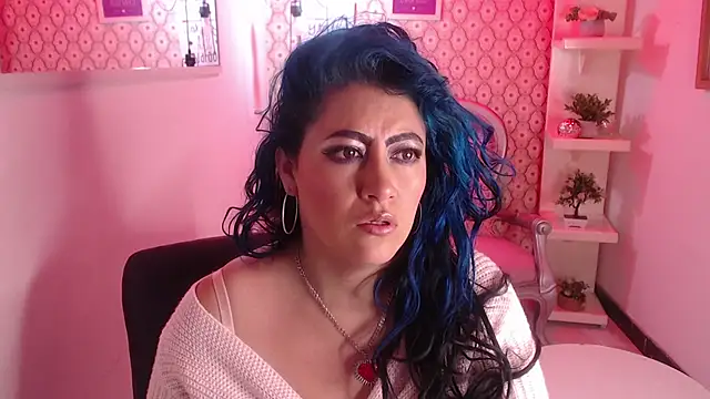 Snapshot of scarleth_blue chatting on 10-09-25, 03:29 scarleth blue online show from 10-09-25, 03:29