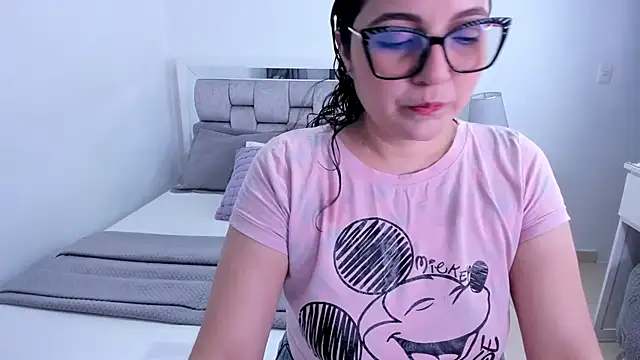 Camilaa bueno online show from 05-20-26, 11:35
