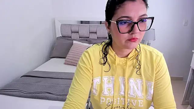 Camilaa bueno online show from 05-23-26, 11:48