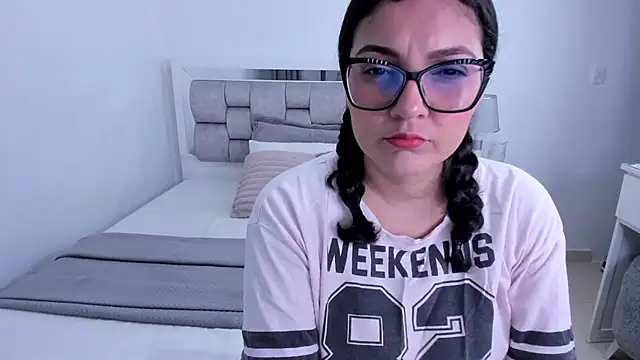 Snapshot of Camilaa_bueno chatting on 06-06-26, 11:54 Camilaa bueno online show from 06-06-26, 11:54