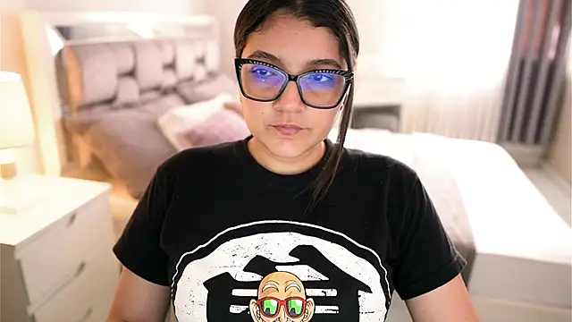 Camilaa bueno online show from 10-27-25, 02:40