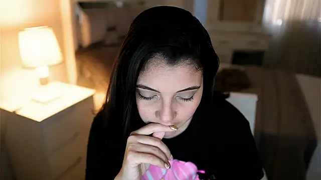 Camilaa bueno online show from 10-08-25, 08:31