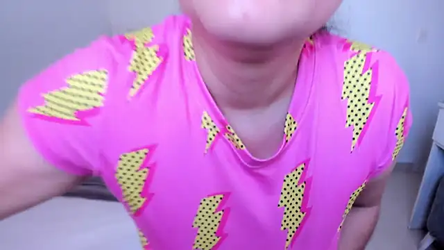 Camilaa bueno online show from 04-26-26, 04:59