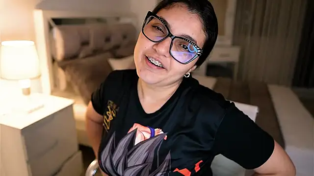 Camilaa bueno online show from 11-15-25, 03:10