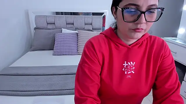 Camilaa bueno online show from 06-04-26, 12:26