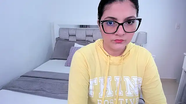Camilaa bueno online show from 05-07-26, 10:46