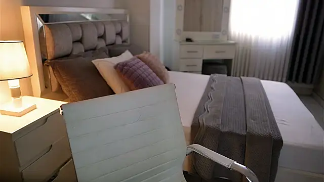 Camilaa bueno online show from 11-09-25, 06:01