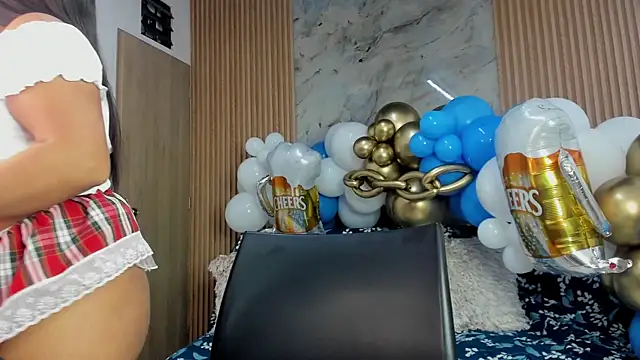 Any topless online show from 09-24-25, 11:06