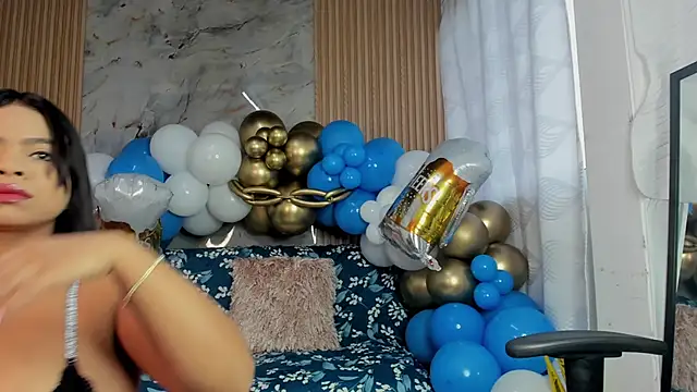 Any topless online show from 10-07-25, 11:00