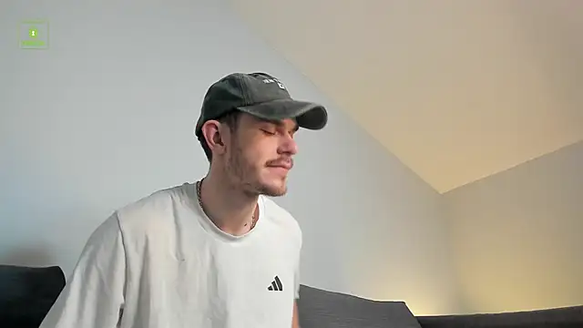 Perry Knight online show from 03-24-26, 06:13