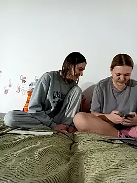 Snapshot of ella_grays chatting on 02-08-26, 05:10 ella grays online show from 02-08-26, 05:10