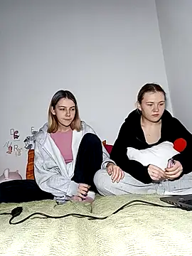 Snapshot of ella_grays chatting on 02-11-26, 05:13 ella grays online show from 02-11-26, 05:13