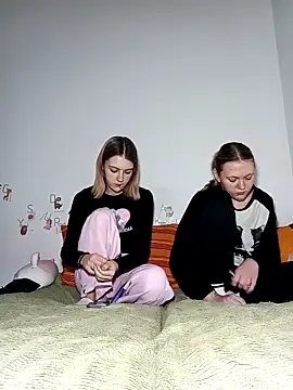 Snapshot of ella_grays chatting on 02-23-26, 05:02 ella grays online show from 02-23-26, 05:02