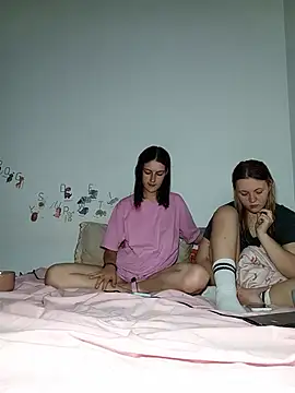 Snapshot of ella_grays chatting on 06-04-26, 04:11 ella grays online show from 06-04-26, 04:11