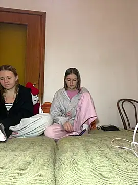 Snapshot of ella_grays chatting on 02-01-26, 05:00 ella grays online show from 02-01-26, 05:00