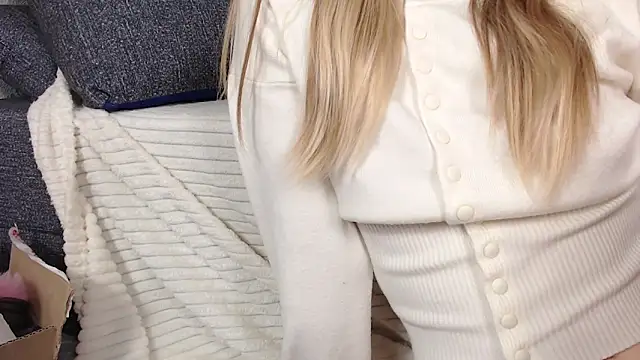 sofiaa here online show from 04-07-26, 12:12