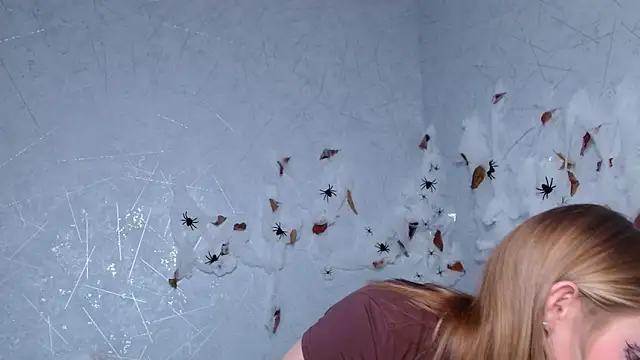 sofiaa here online show from 10-28-25, 12:33