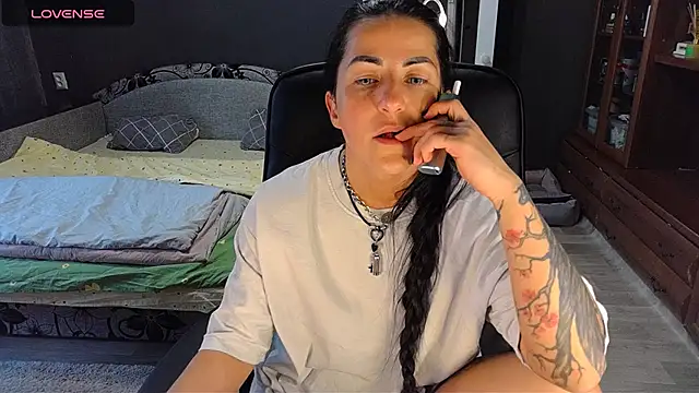 Aria Dl online show from 04-14-26, 01:05