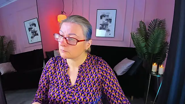 AlexandraKind online show from 10-24-25, 01:43