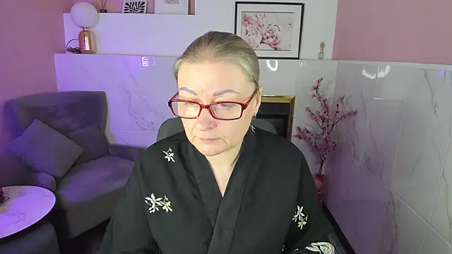 AlexandraKind online show from 11-24-25, 08:42