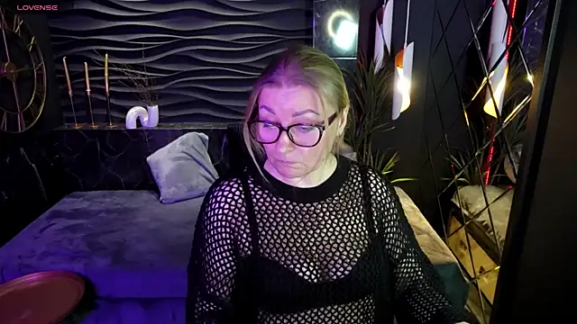 AlexandraKind online show from 03-19-25, 10:53