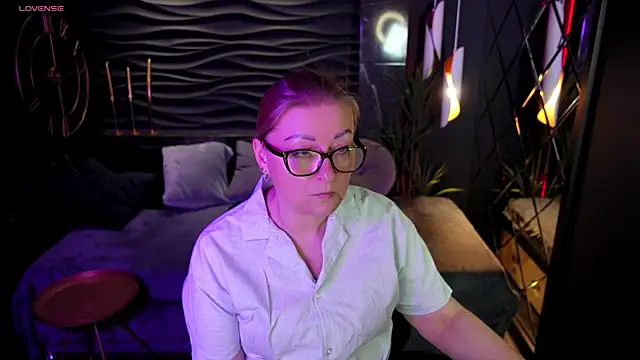 AlexandraKind online show from 03-19-25, 01:40