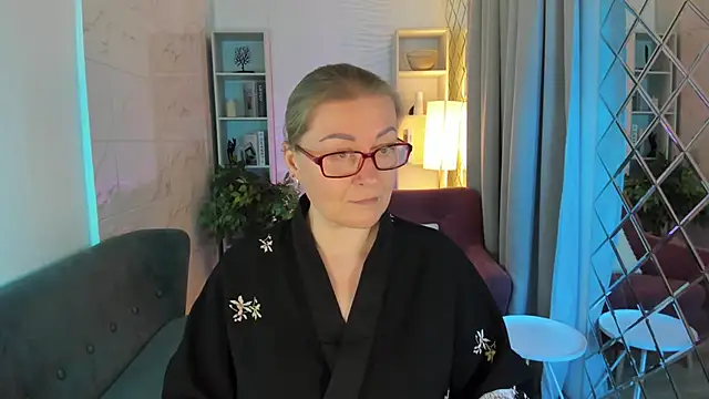 AlexandraKind online show from 10-21-25, 08:19