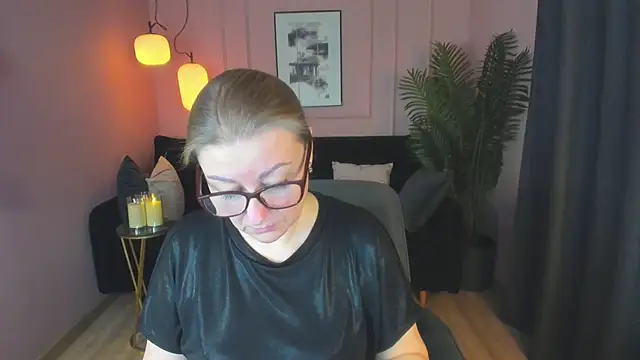 AlexandraKind online show from 03-17-25, 01:50