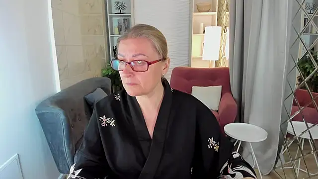 AlexandraKind online show from 10-06-25, 08:42