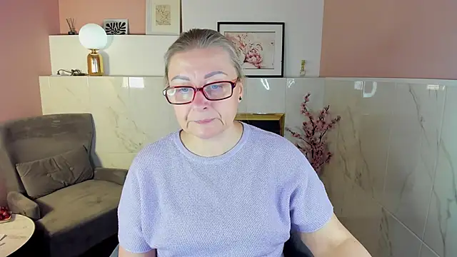 AlexandraKind online show from 09-17-25, 01:35