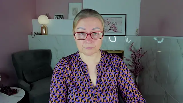 AlexandraKind online show from 10-11-25, 01:45