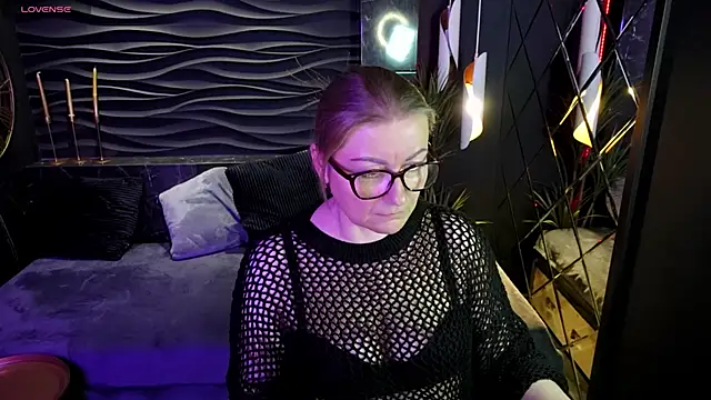 AlexandraKind online show from 03-19-25, 04:45