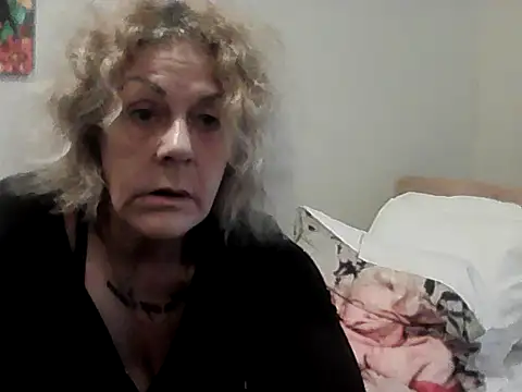 Snapshot of housewife_shantie chatting on 04-04-26, 08:21 housewife shantie online show from 04-04-26, 08:21