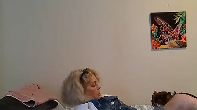 Snapshot of housewife_shantie chatting on 05-06-26, 11:03 housewife shantie online show from 05-06-26, 11:03