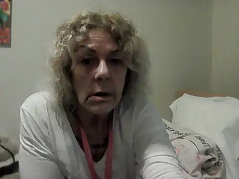 Snapshot of housewife_shantie chatting on 03-08-26, 07:11 housewife shantie online show from 03-08-26, 07:11