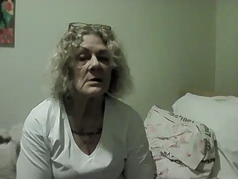 Snapshot of housewife_shantie chatting on 03-08-26, 07:28 housewife shantie online show from 03-08-26, 07:28
