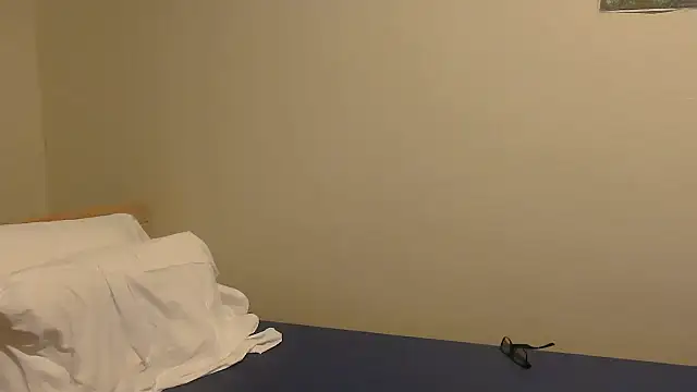 housewife shantie online show from 10-19-25, 07:33