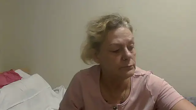 housewife shantie online show from 10-06-25, 10:05