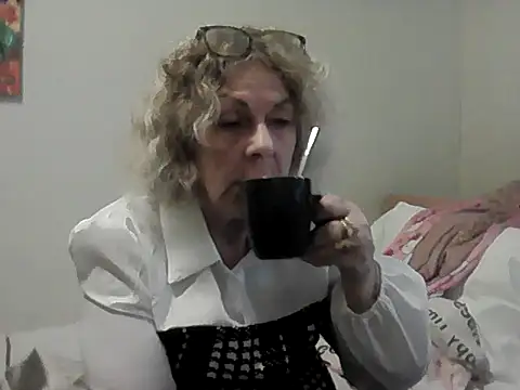 Snapshot of housewife_shantie chatting on 03-11-26, 12:10 housewife shantie online show from 03-11-26, 12:10