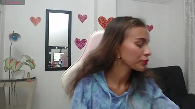 lulu 25  online show from 12-27-24, 11:42